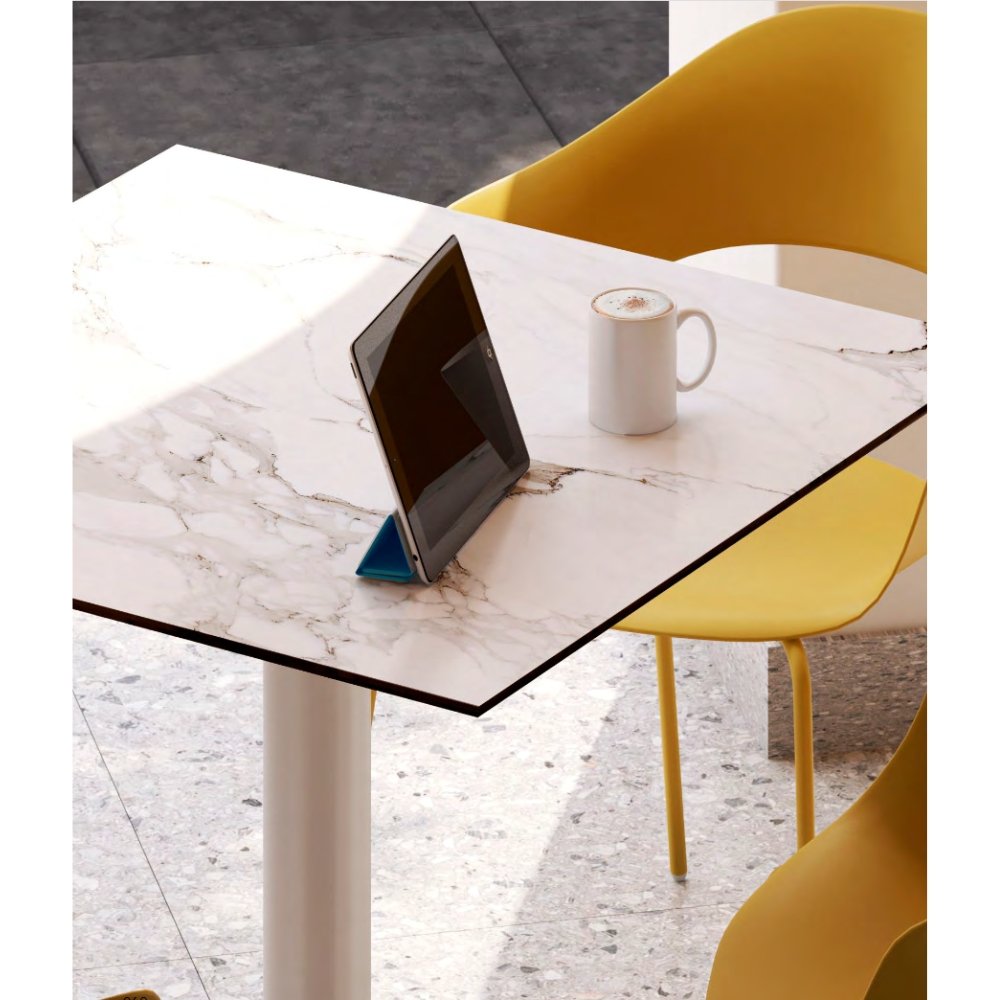 Cubierta Comercial para Mesas - LABENZE COMPACT 160-C6060 - Varios Colores - Cuadrada y Resistente a Rayaduras, Impactos y Rayos UV Cubierta Mesa Materiales Diseño Funcionalidad Estética Protección Resistencia Durabilidad Personalización Espacios Comerciales Restaurantes Bares Cafeterías Mesas de Trabajo Mesas de Comedor Mesas de Exterior Mesas de Interior Tendencias de Diseño Innovación Calidad Sostenibilidad Ergonomía Ambientes Comerciales Decoración Mobiliario Comercial Equipamiento Comercial Ambientada