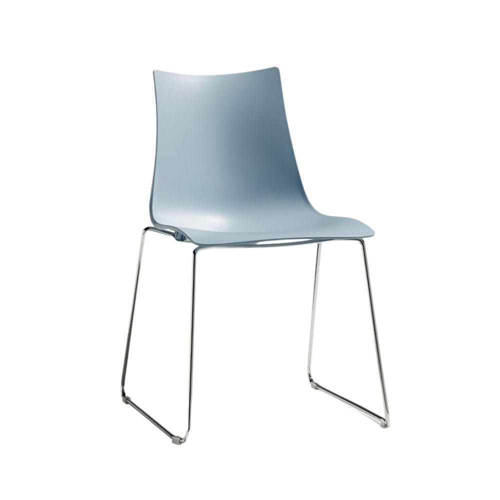 Silla de visita LABENZE ZEBRA apilable en tecnopolímero reciclable con estructura de trineo en acero