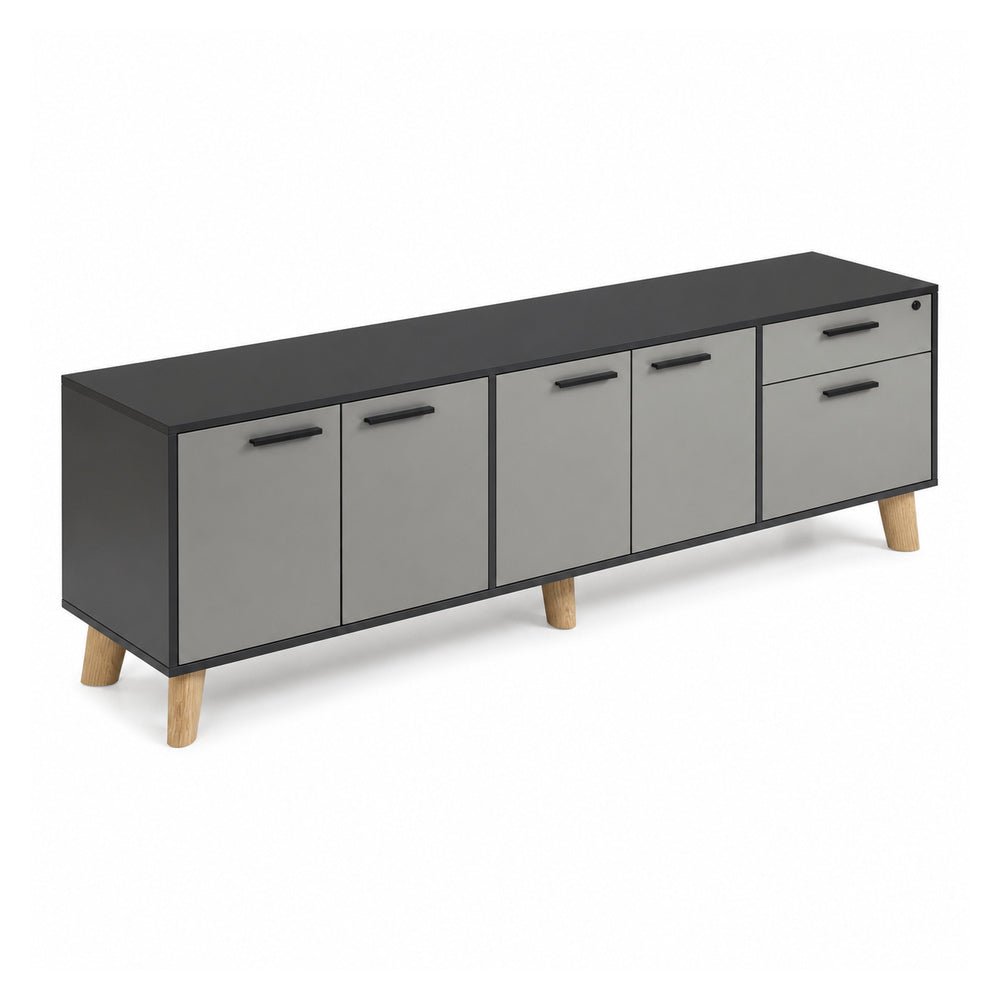 Credenza Baja Derecha - VERSA DASH - Estructura Negra - Patas de Madera de Haya y Puertas Cerradura - DS-824D - VERSA - NOGAL BEAT - Credenza