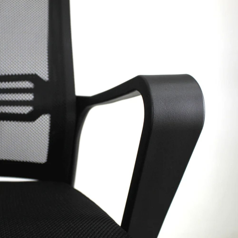 Silla de oficina operativa Kingstrong Vastra con respaldo en malla, asiento tapizado y base de cinco ruedas
