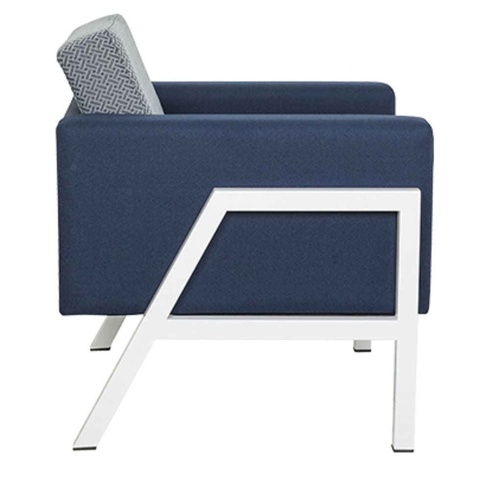 Sillón para lobby Albar Atenas de una plaza tapizado en hule espuma sobre base tubular cuadrada pintada