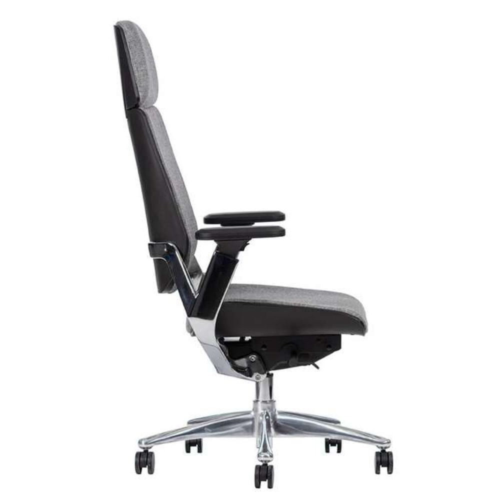 Silla directiva Techno Boss Black negra con respaldo tapizado, descansabrazos 3D y base de aluminio