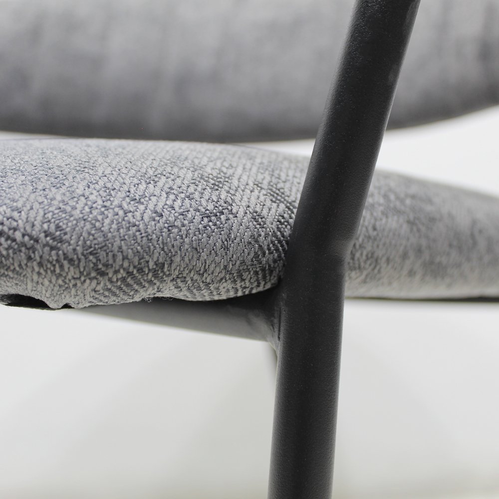 Silla comercial Kingstrong Cáceres tapizada en vinipiel con base metálica