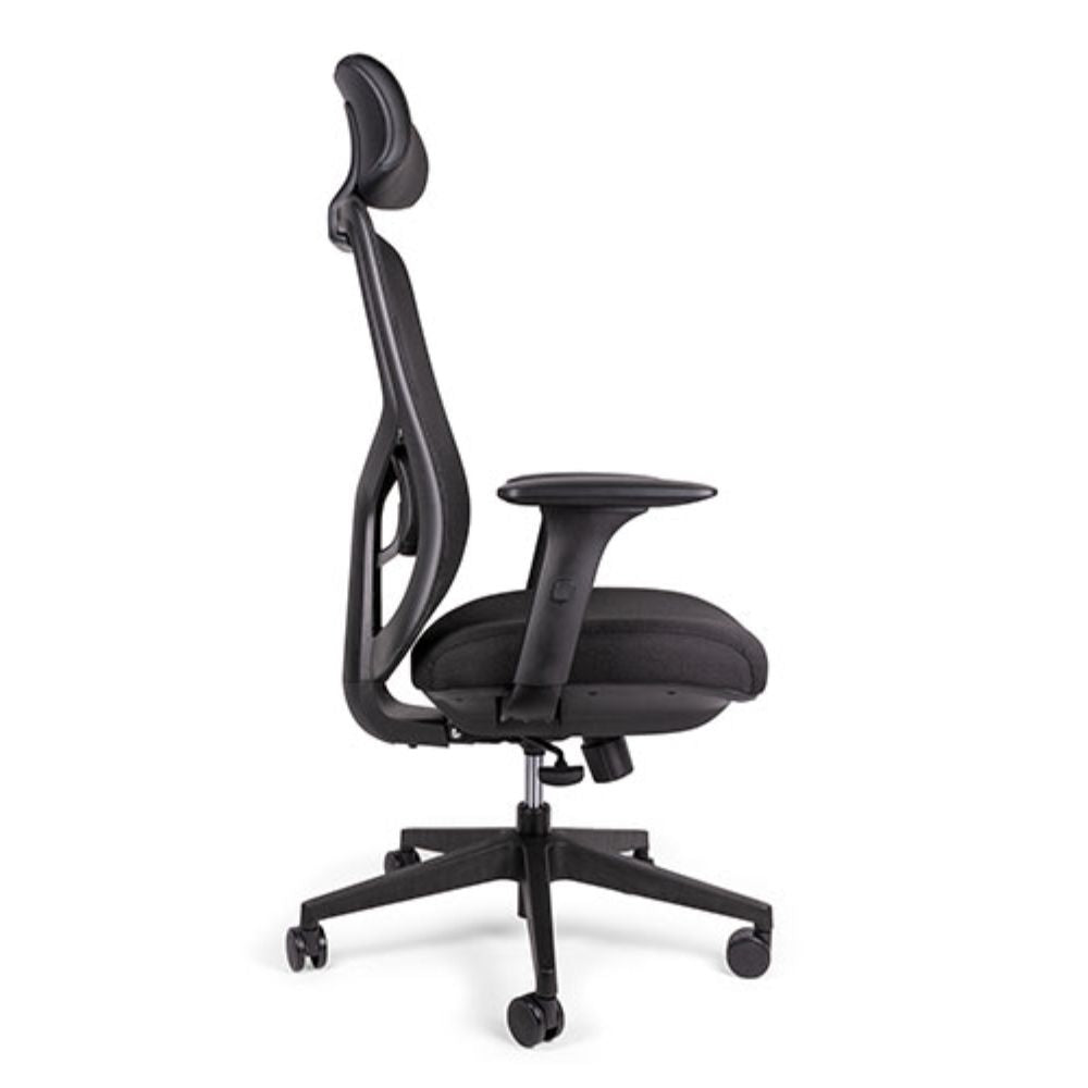 Silla ejecutiva OFFIHO NEBULA OHE-133PLUS con respaldo en malla y soporte lumbar ajustable.