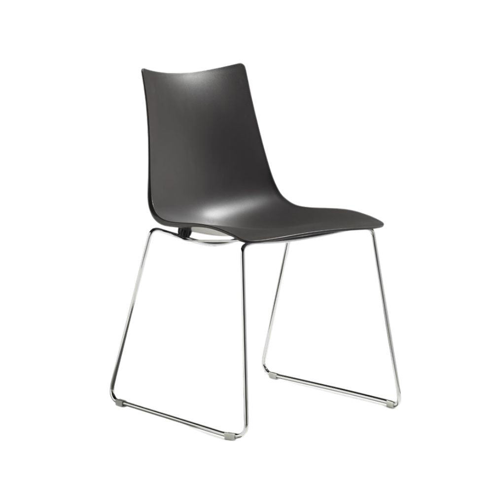 Silla de visita LABENZE ZEBRA apilable en tecnopolímero reciclable con estructura de trineo en acero