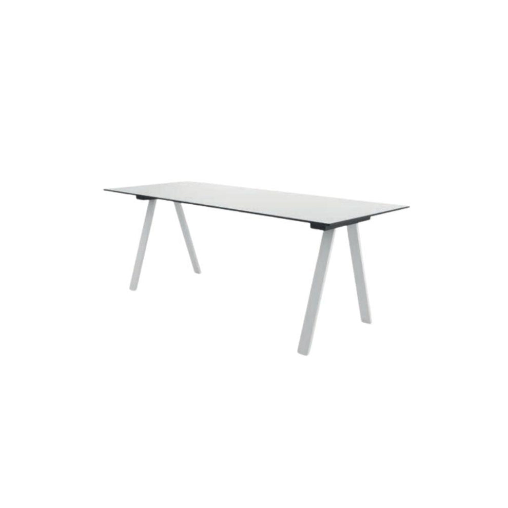 Mesa Rectangular para Bistró Colos VU B/R 2400 | Base tripie y cubierta ...