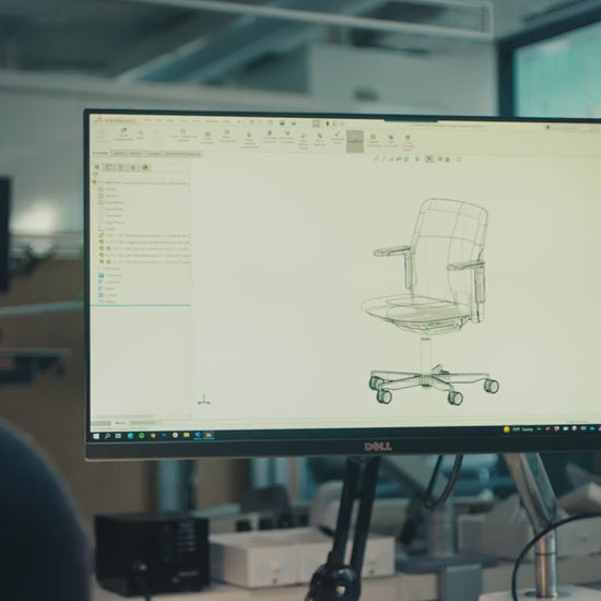 Silla de Oficina Secretarial Ergonómica - HUMANSCALE PATH - Color del Tejido Vapor 13 - Asiento Tapizado Silla Secretarial Silla Ergonómica Silla De Oficina Silla Ajustable Silla Con Respaldo Bajo Silla Funcional Silla De Alta Calidad Oficina Espacio Laboral Área De Trabajo Sala De Reuniones Sala De Conferencias Centro De Trabajo Espacio Corporativo Estación De Trabajo Cubículo De Oficina Espacio De Coworking Área Administrativa Departamento De Recursos Humanos Centro De Llamadas Sala De Espera