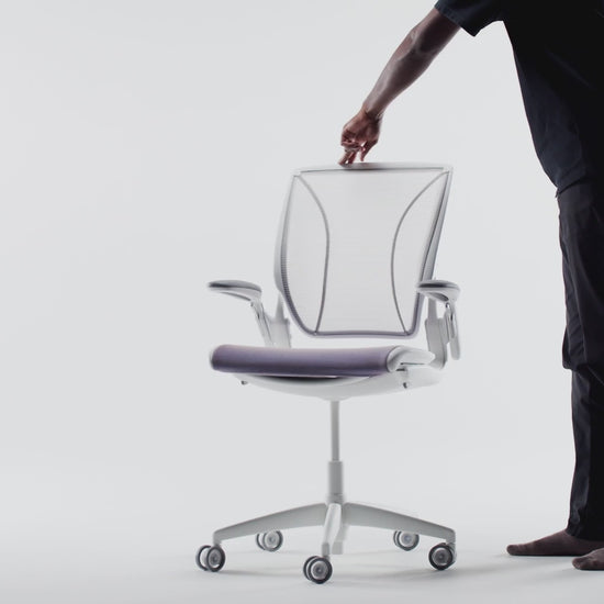 Silla de Oficina Operativa Ergonómica - HUMANSCALE WORLD - Color de Malla y Tejido White 01 - Asiento Tapizado Silla Operativa Silla Ergonómica Silla De Oficina Silla Ajustable Silla Con Respaldo Bajo Silla Funcional Silla De Alta Calidad Oficina Espacio Laboral Área De Trabajo Sala De Reuniones Sala De Conferencias Centro De Trabajo Espacio Corporativo Estación De Trabajo Cubículo De Oficina Espacio De Coworking Área Administrativa Departamento De Recursos Humanos Centro De Llamadas Sala De Espera 
