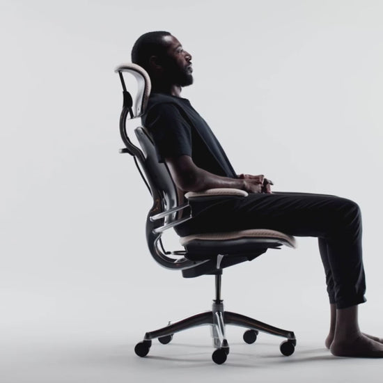 Silla de Oficina Directiva Ergonómica - HUMANSCALE FREEDOM - Color del Tejido 0113 - Respaldo Alto y Asiento Tapizado Sillas Directivas Sillas De Oficina Uso Directivo Sillas Ejecutivas Mobiliario Directivo Sillas De Liderazgo Confort Ejecutivo Ergonomía Ejecutiva Diseño Ejecutivo Calidad Ejecutiva Estilo Directivo Sillas Premium Soluciones Ejecutivas Espacios Directivos Innovación Directiva Sillas Para Directivos