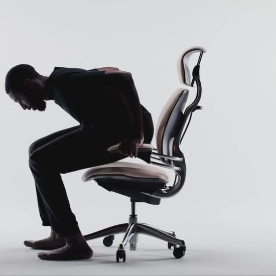 Silla de Oficina Directiva Ergonómica - HUMANSCALE FREEDOM - Color del Tejido 0113 - Respaldo Alto y Asiento Tapizado Sillas Directivas Sillas De Oficina Uso Directivo Sillas Ejecutivas Mobiliario Directivo Sillas De Liderazgo Confort Ejecutivo Ergonomía Ejecutiva Diseño Ejecutivo Calidad Ejecutiva Estilo Directivo Sillas Premium Soluciones Ejecutivas Espacios Directivos Innovación Directiva Sillas Para Directivos