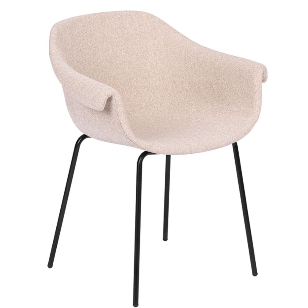 Silla Bratti Swing con cuerpo de polipropileno tapizado en tela y base metálica negra de cuatro patas