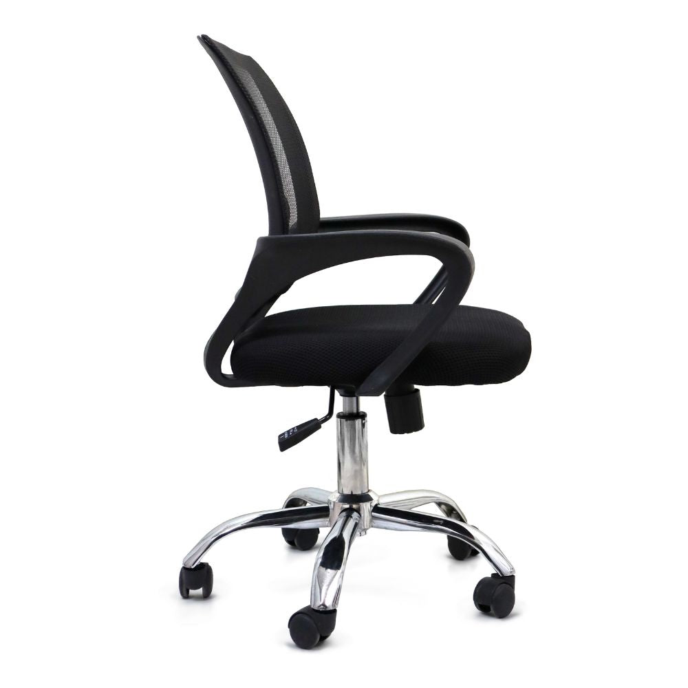 Silla operativa Nogal Beat Black Jack negra con respaldo en malla, asiento tapizado y base cromada