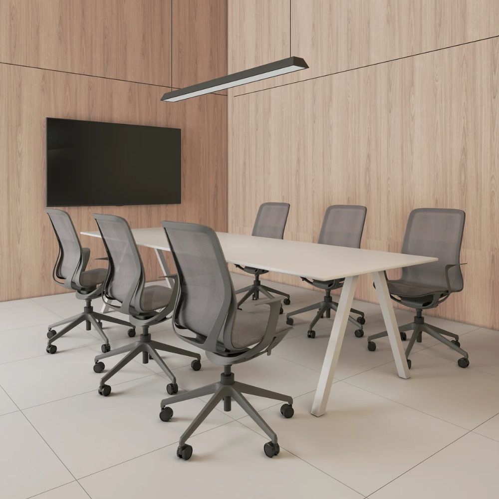 Silla de oficina operativa Offiho Net OHE-503 con asiento y respaldo en malla, brazos y base estrella