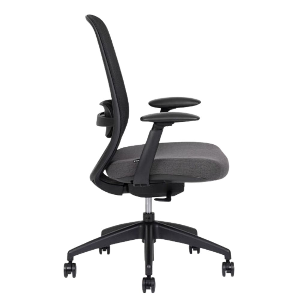 Silla operativa Techno Spirit Express Black de respaldo bajo en malla negra, asiento tapizado y base de nylon