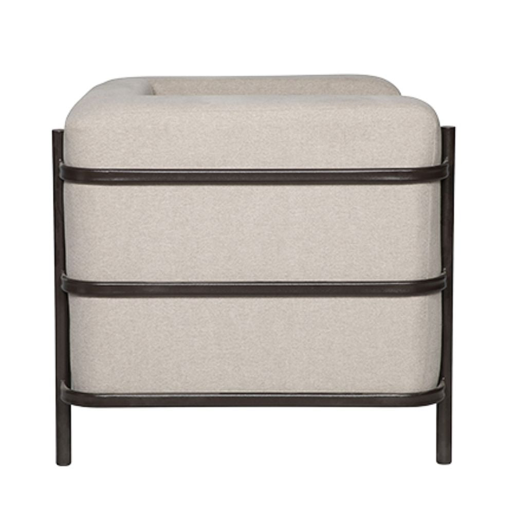 Sillón para lounge Albar Arezzo P de una plaza tapizado con brazos sobre base tubular redonda