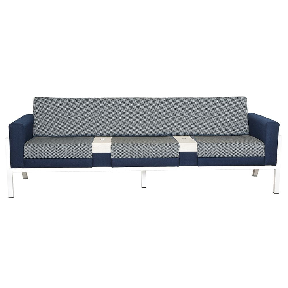 Sillón Albar Atenas de tres plazas tapizado con base tubular y cubierta con conector USB