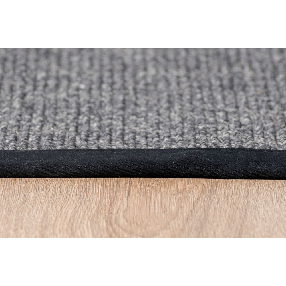 Tapete decorativo colección Ajmer N5006 rectangular en sisal color gris negro