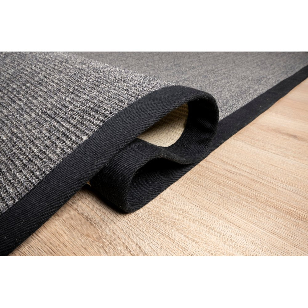 Tapete decorativo colección Ajmer N5006 rectangular en sisal color gris negro
