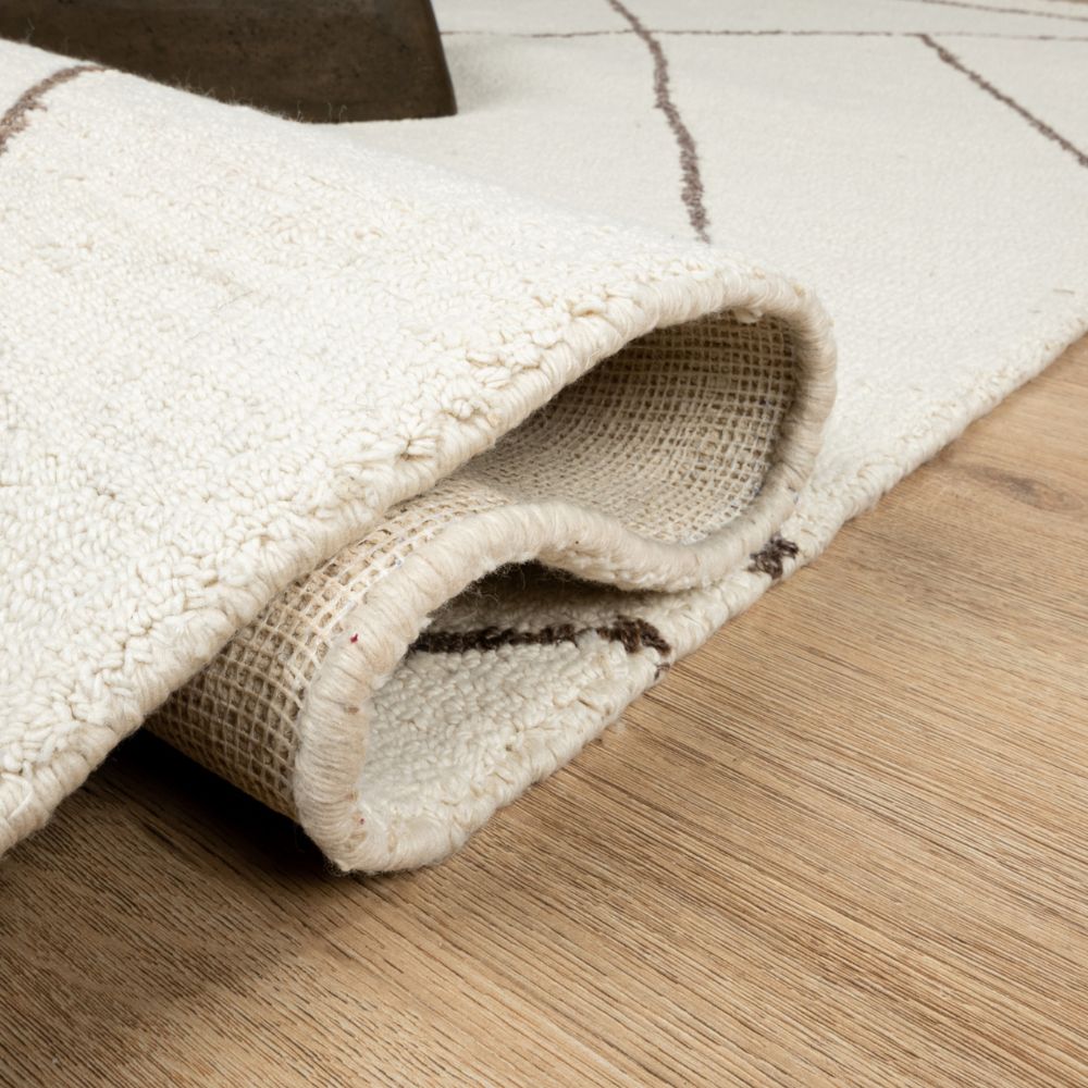Tapete decorativo colección Myra D2025 rectangular en polietileno color beige tabaco