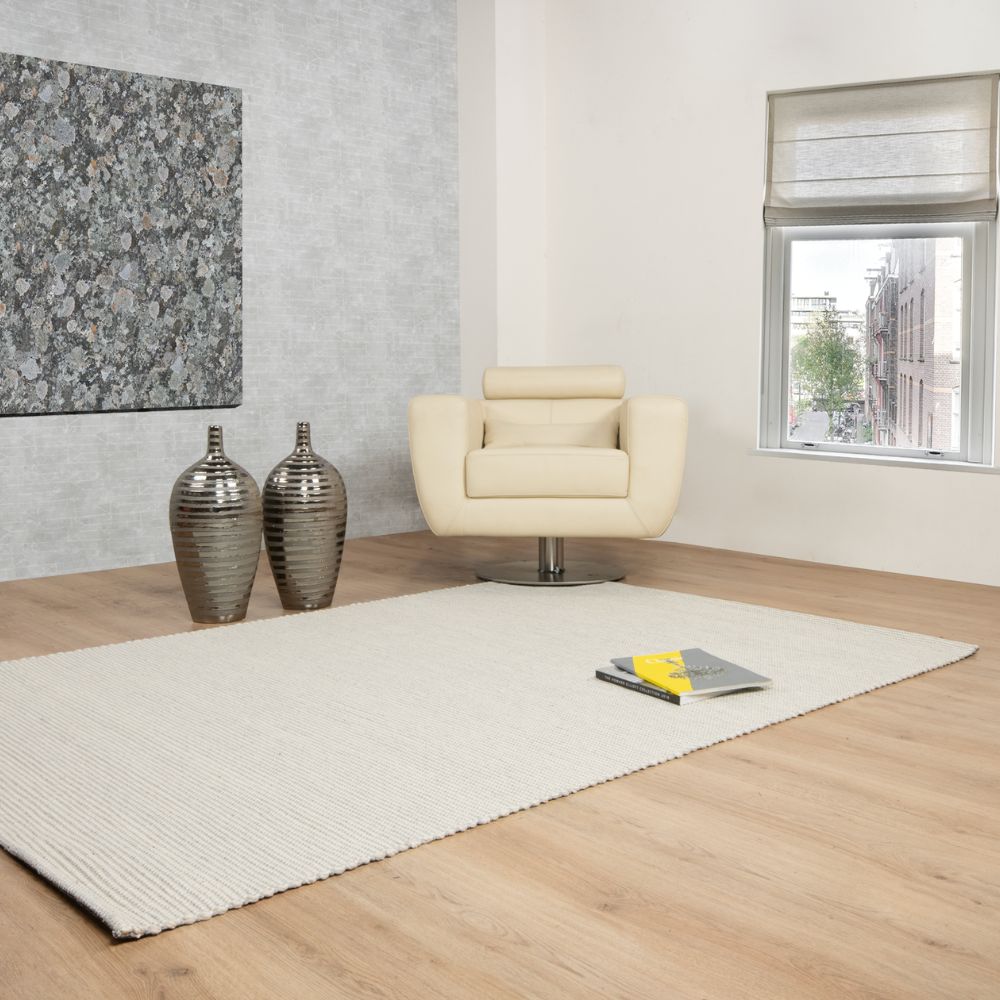 Tapete decorativo colección Saira D1004 rectangular de poliéster, algodón y lana en marfil y plata