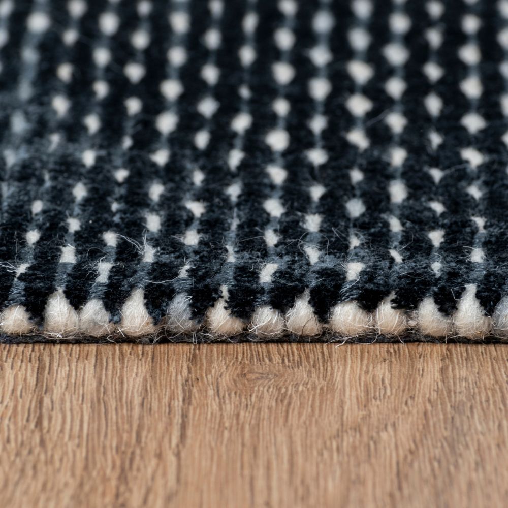 Tapete colección Thane N4005 rectangular de viscosa y lana en tono gris oscuro plata